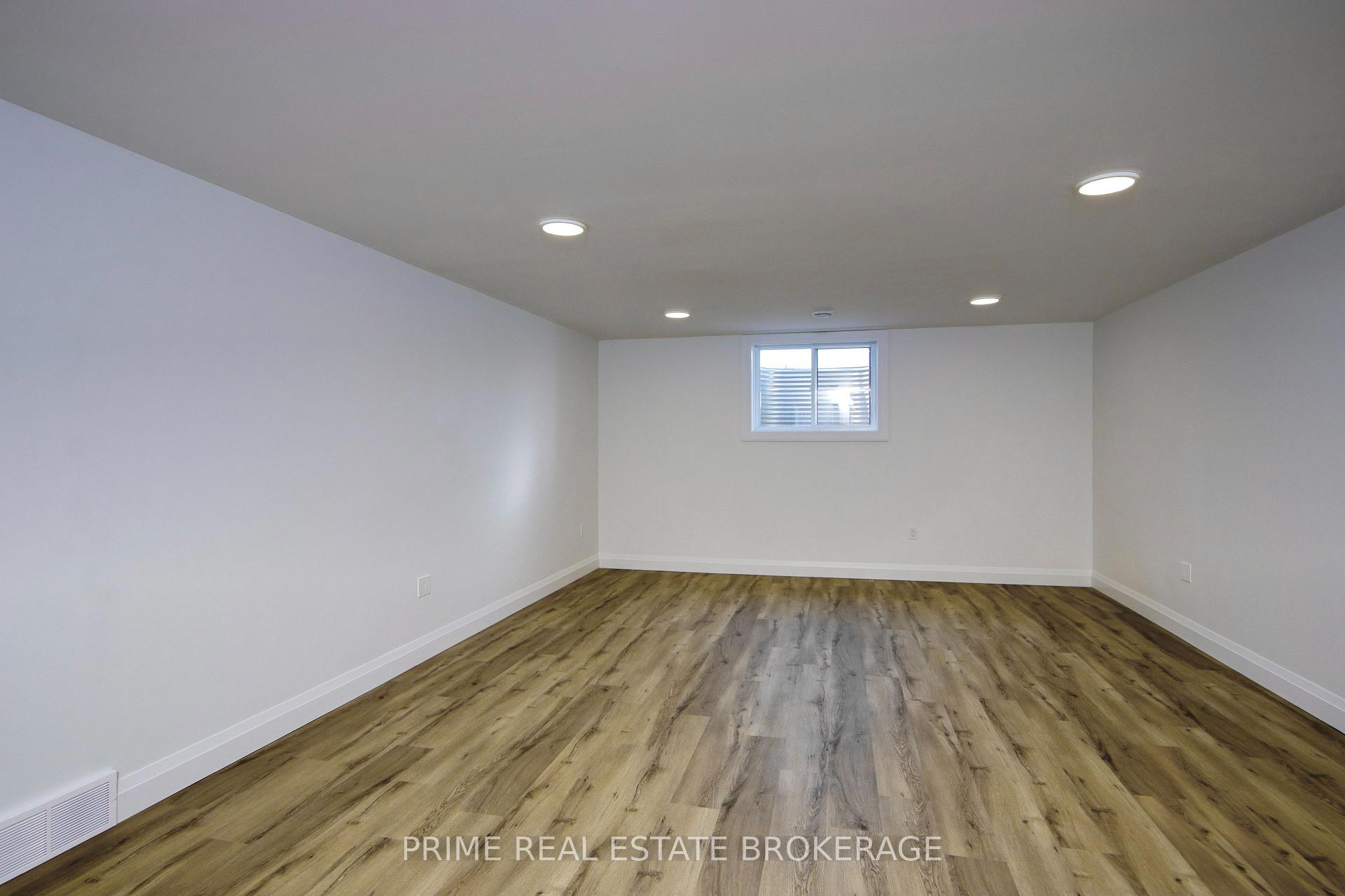 Photo 33 of 147 McLeod Street, North Middlesex, Parkhill — HOMEH