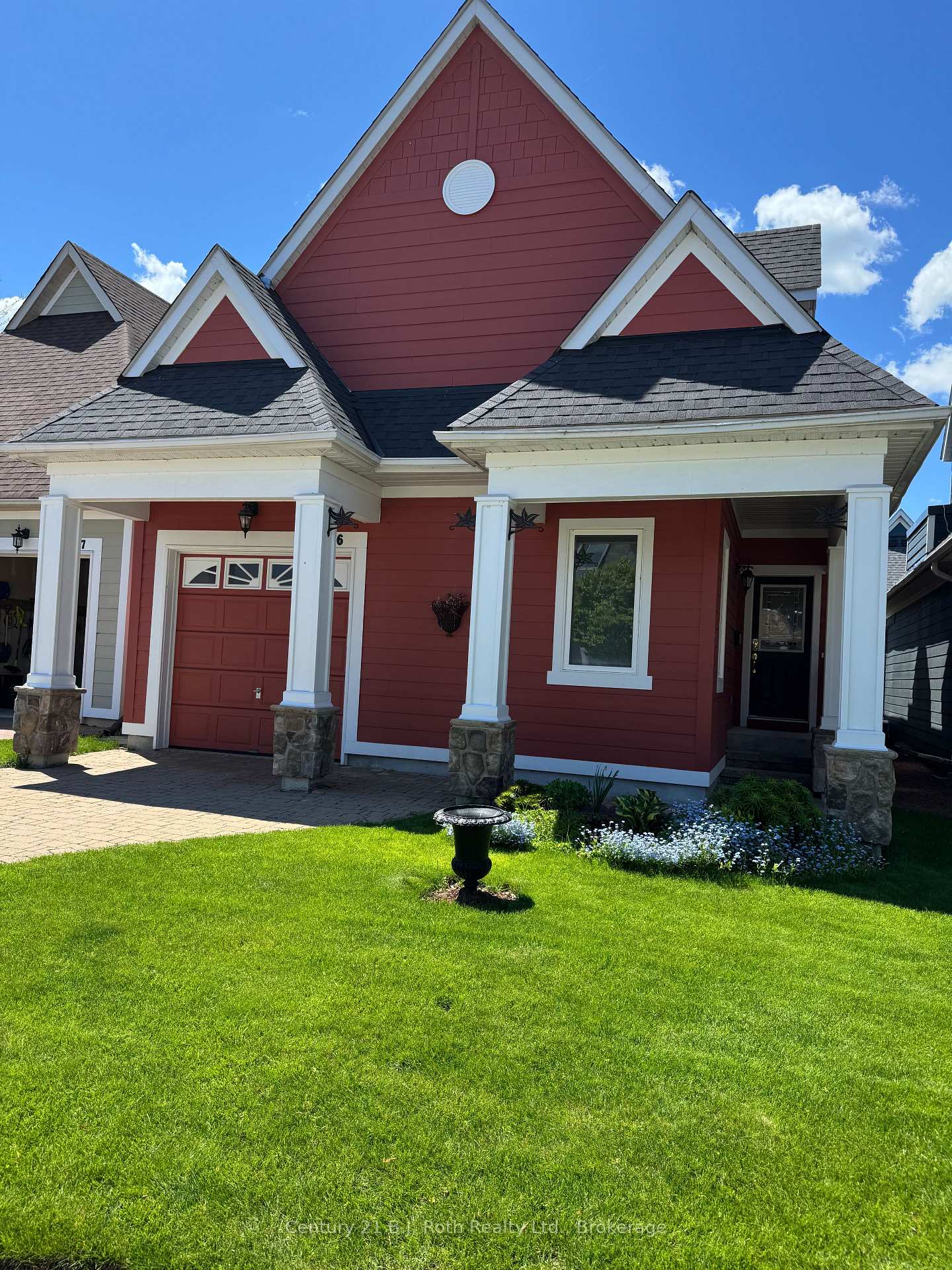 Front of Unit 16, 5 Invermara Court