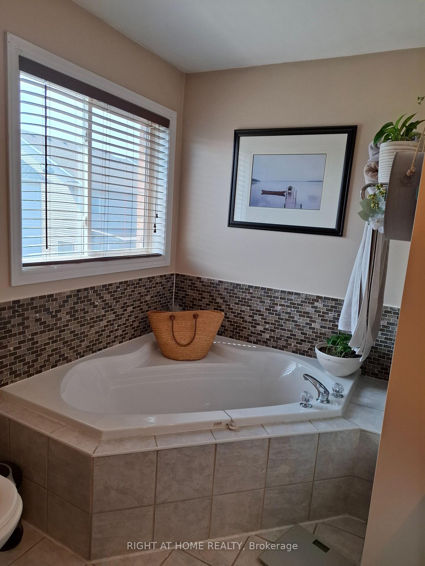 Photo 15 of 1194 Knight Trail, Milton, Dempsey — HOMEH