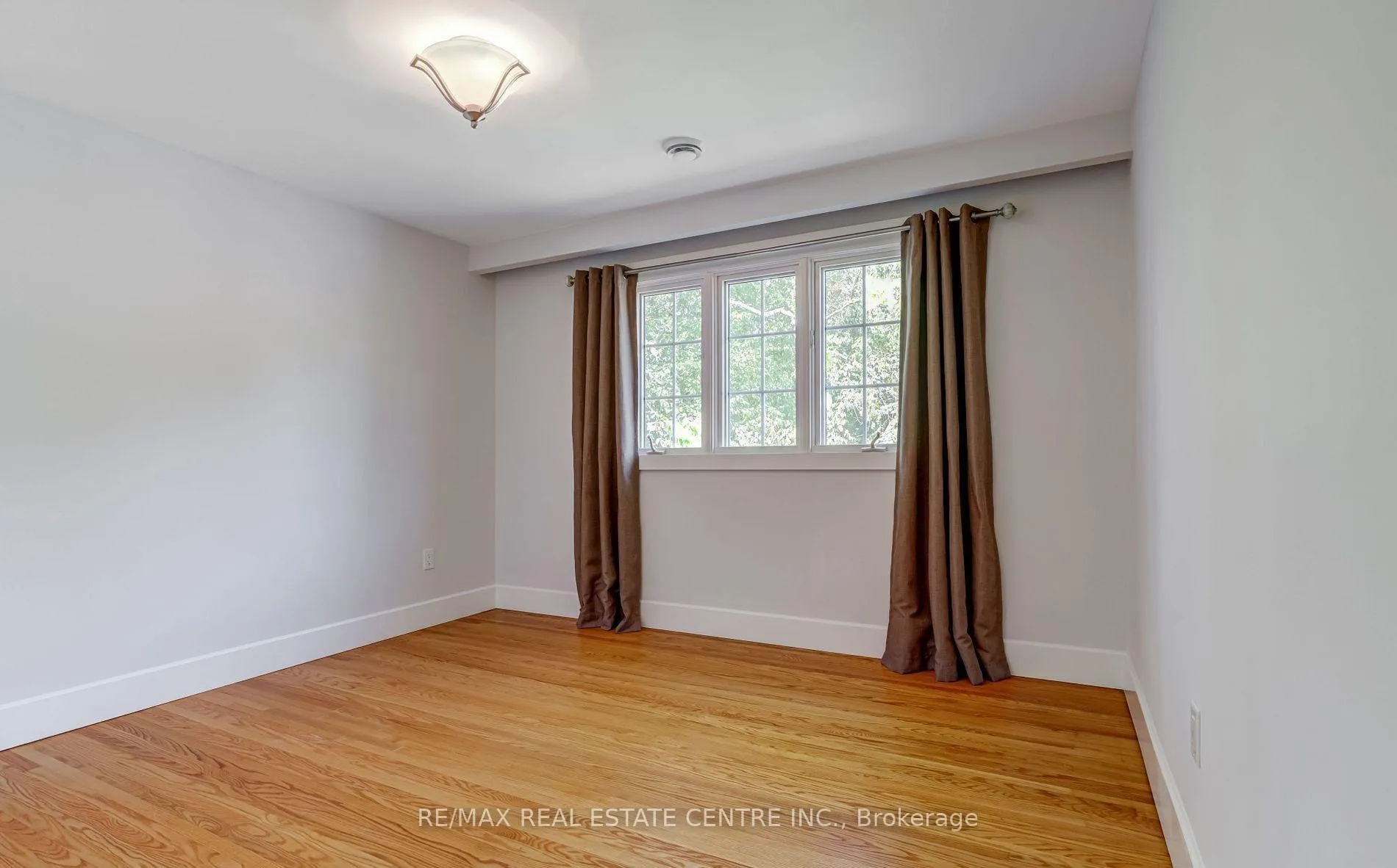 Photo 24 of 196 Sabel Street, Oakville, Bronte — HOMEH