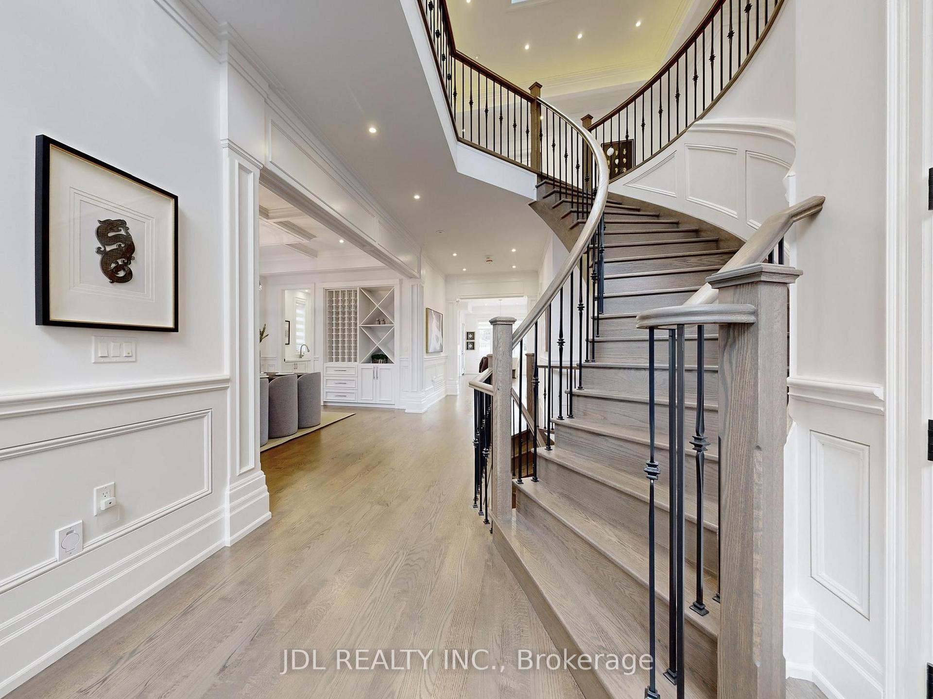 Photo 5 of 39 Howard Road, Newmarket, Huron Heights-Leslie Valley — HOMEH