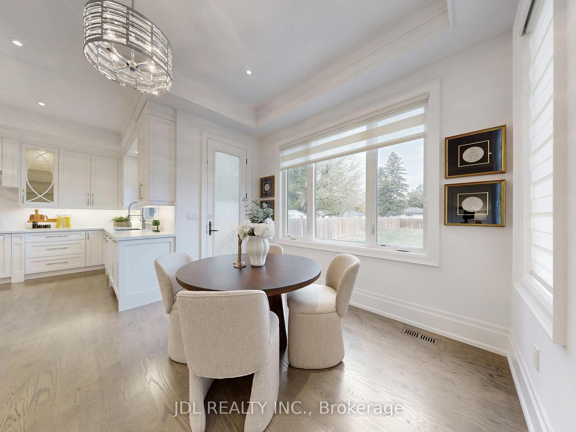 Photo 13 of 39 Howard Road, Newmarket, Huron Heights-Leslie Valley — HOMEH