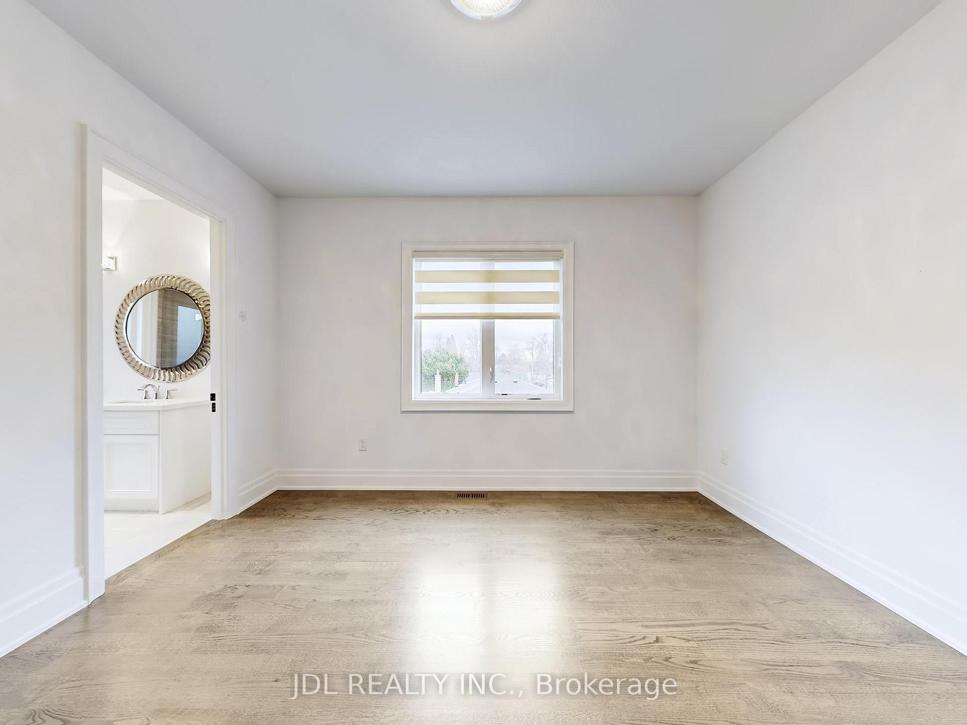 Photo 28 of 39 Howard Road, Newmarket, Huron Heights-Leslie Valley — HOMEH