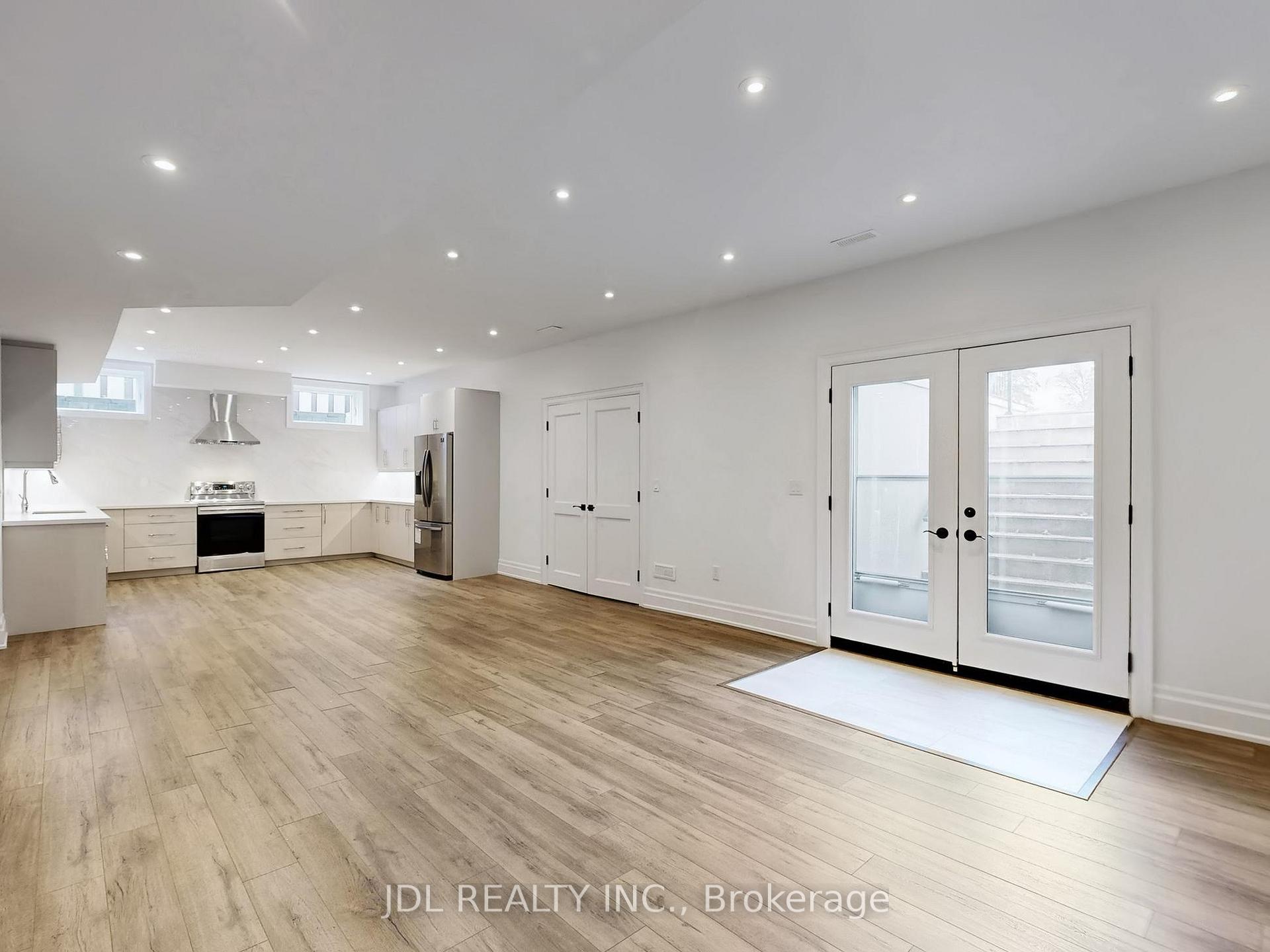 Photo 30 of 39 Howard Road, Newmarket, Huron Heights-Leslie Valley — HOMEH