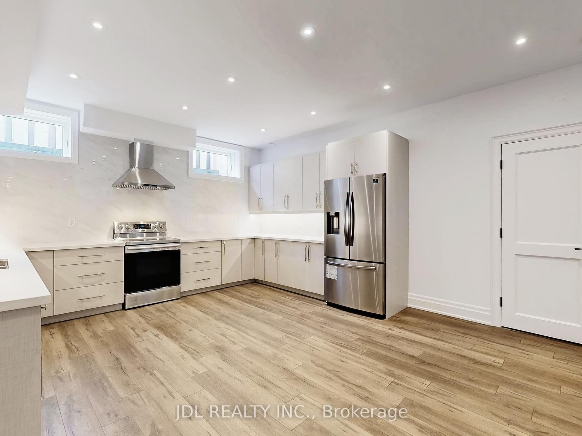 Photo 31 of 39 Howard Road, Newmarket, Huron Heights-Leslie Valley — HOMEH