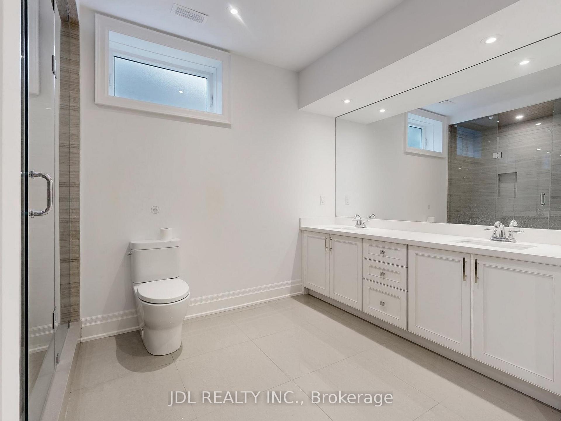 Photo 35 of 39 Howard Road, Newmarket, Huron Heights-Leslie Valley — HOMEH