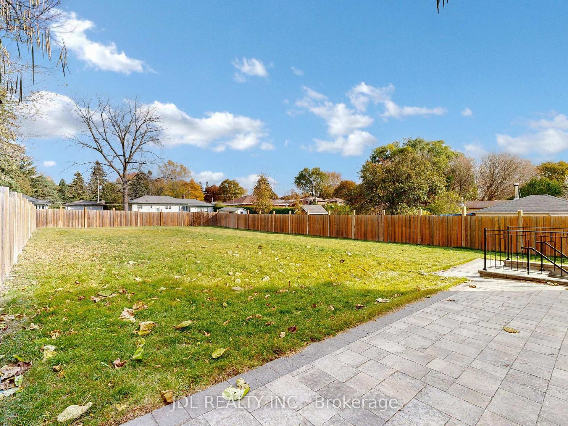 Photo 41 of 39 Howard Road, Newmarket, Huron Heights-Leslie Valley — HOMEH