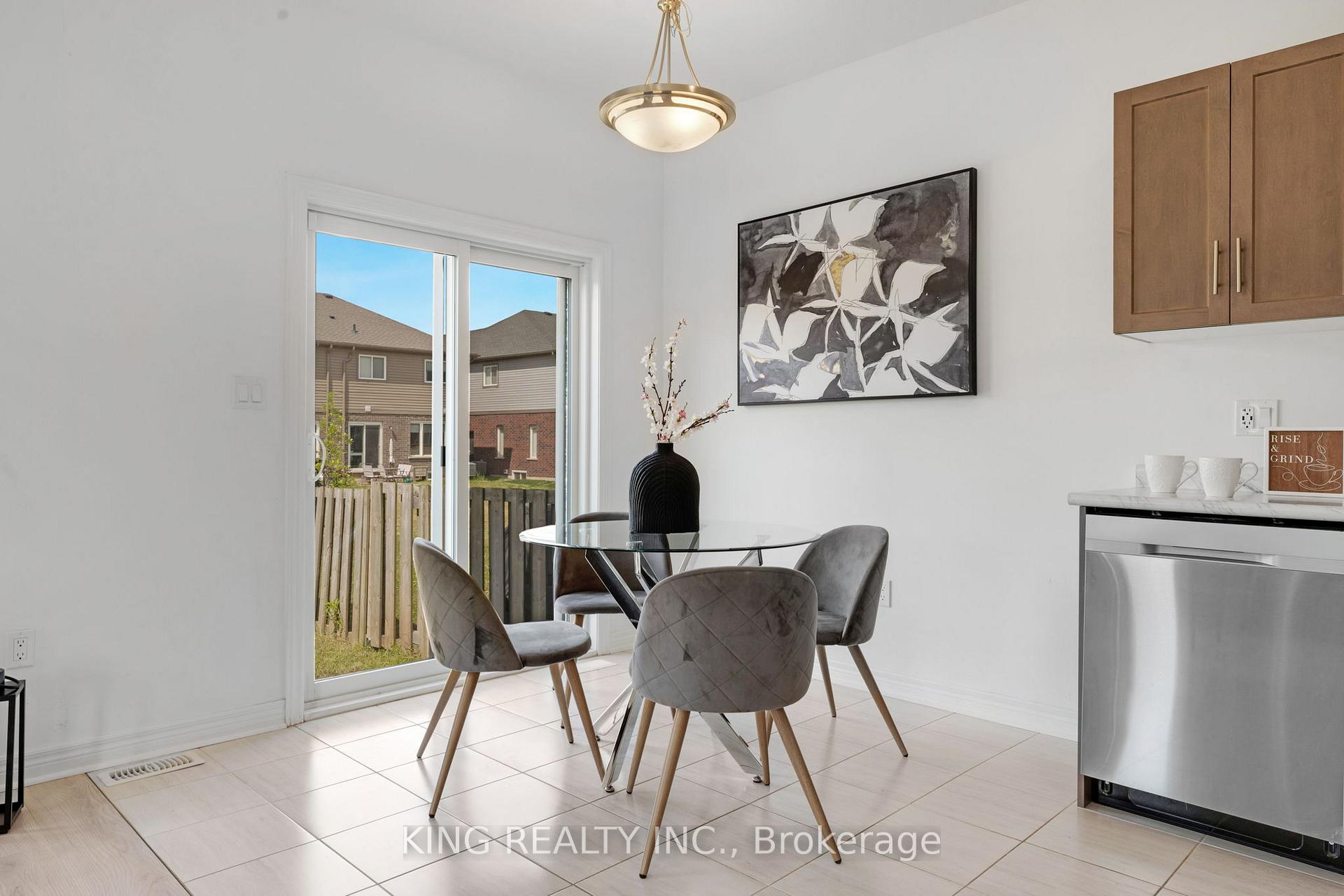 Photo 12 of 59 Lymburner Street, Pelham, Fonthill — HOMEH