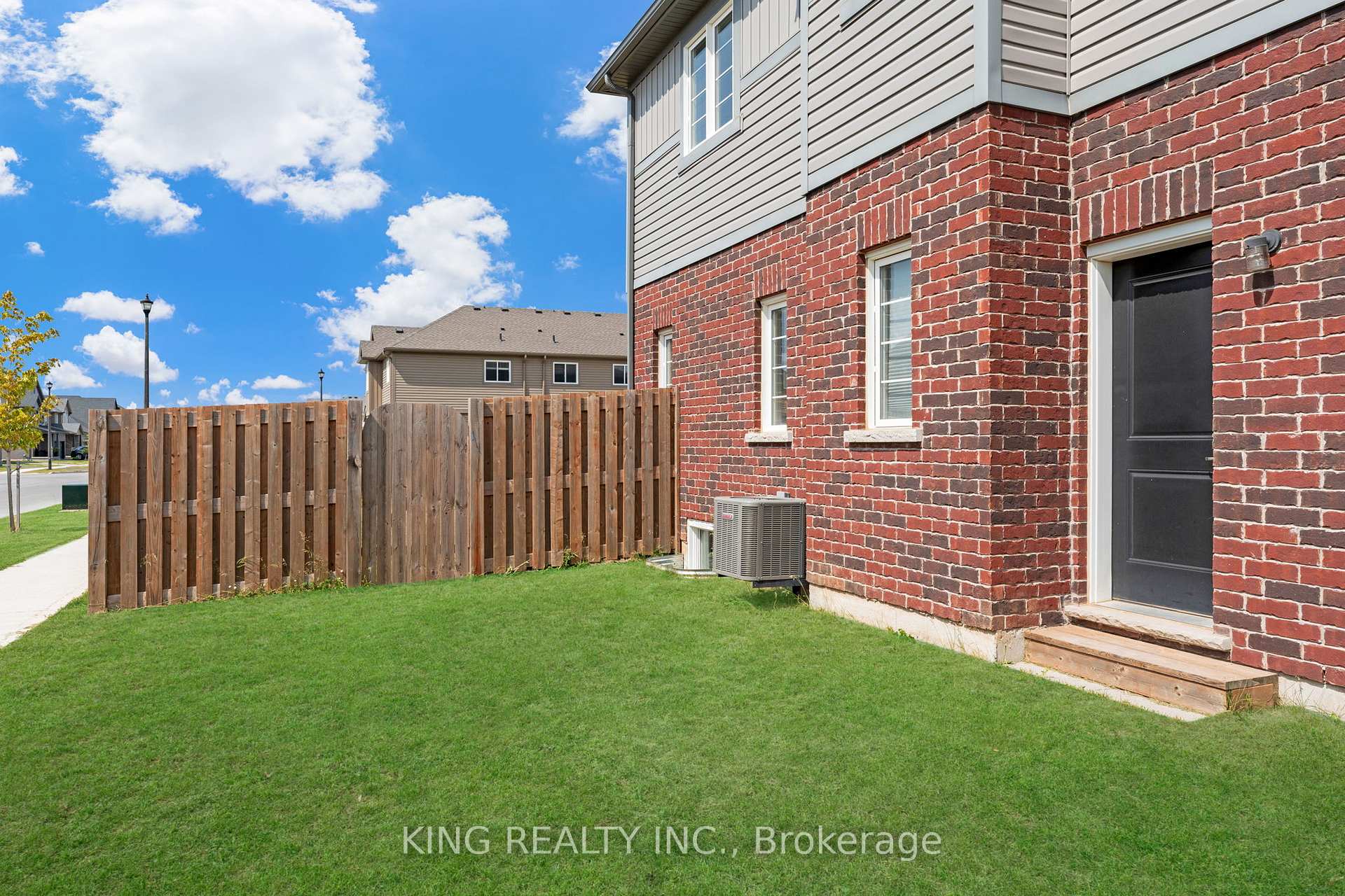 Photo 35 of 59 Lymburner Street, Pelham, Fonthill — HOMEH