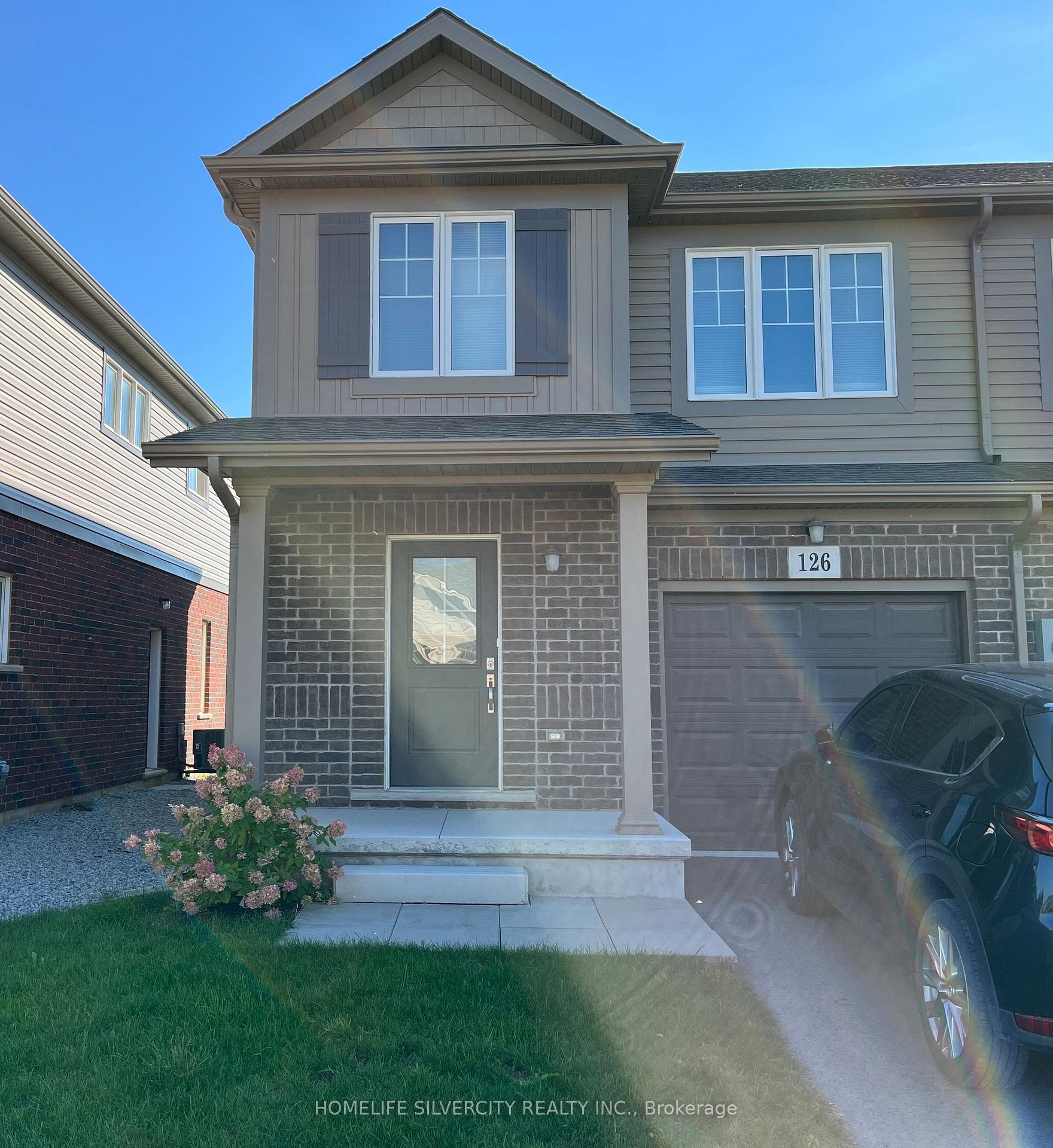 Front of 126 Acacia Road