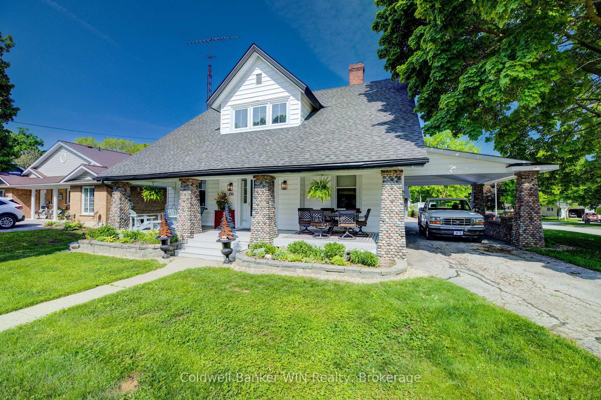 Photo 3 of 230 Minnie Street, North Huron, Wingham — HOMEH