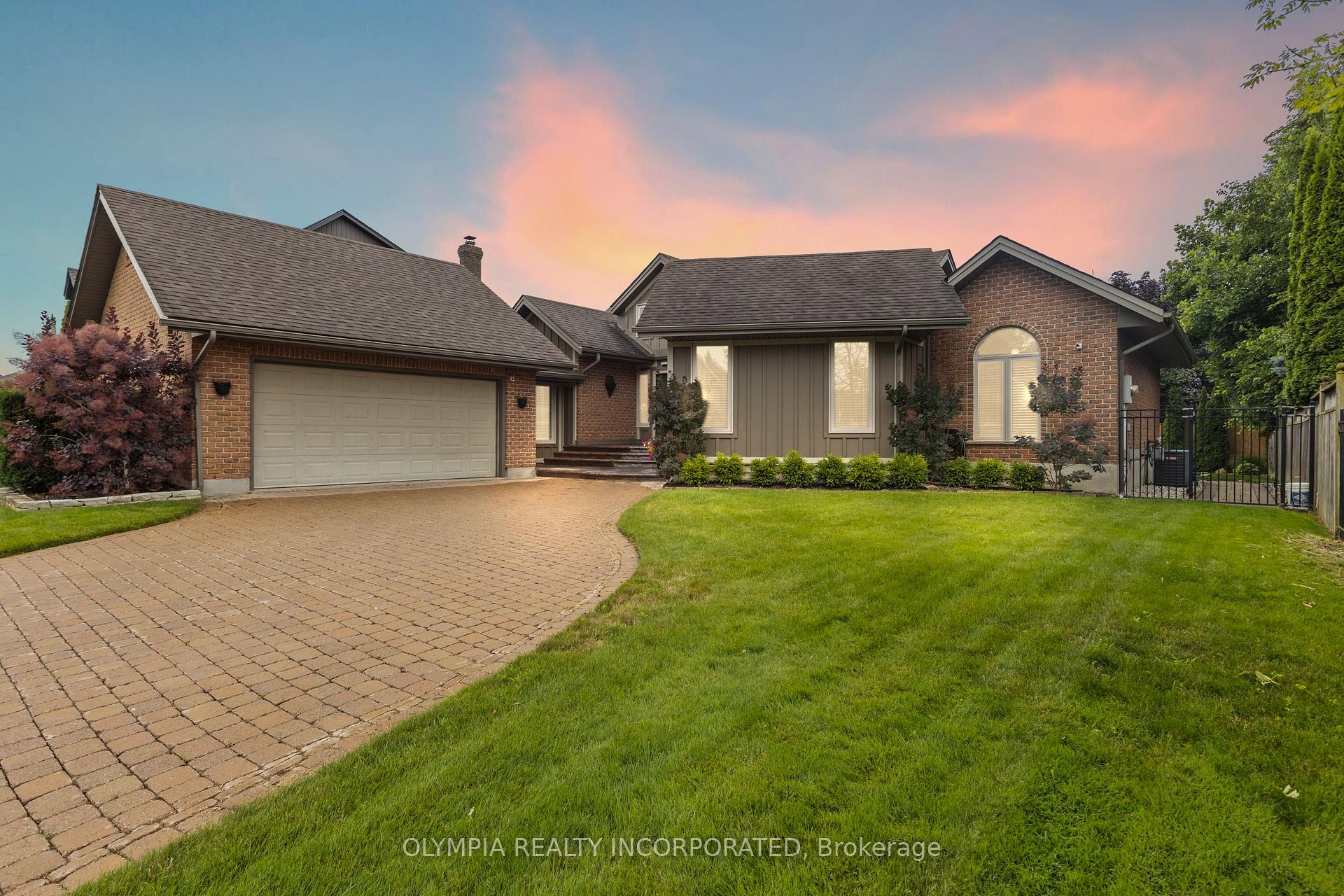 Photo 1 of 8198 Mount Olive Crescent, Niagara Falls, Mt. Carmel — HOMEH