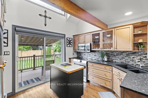 Photo 8 of 8198 Mount Olive Crescent, Niagara Falls, Mt. Carmel — HOMEH