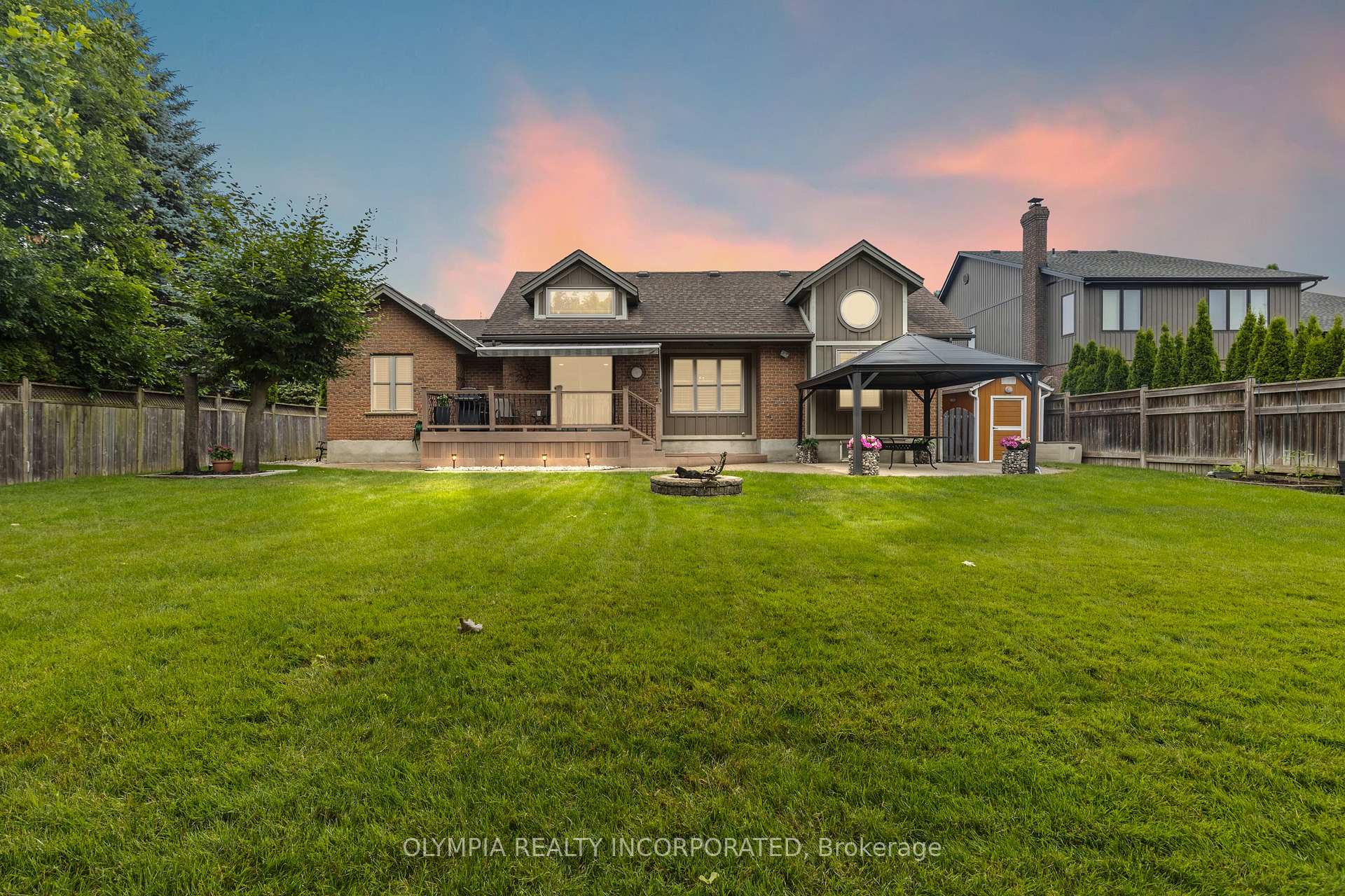 Photo 10 of 8198 Mount Olive Crescent, Niagara Falls, Mt. Carmel — HOMEH