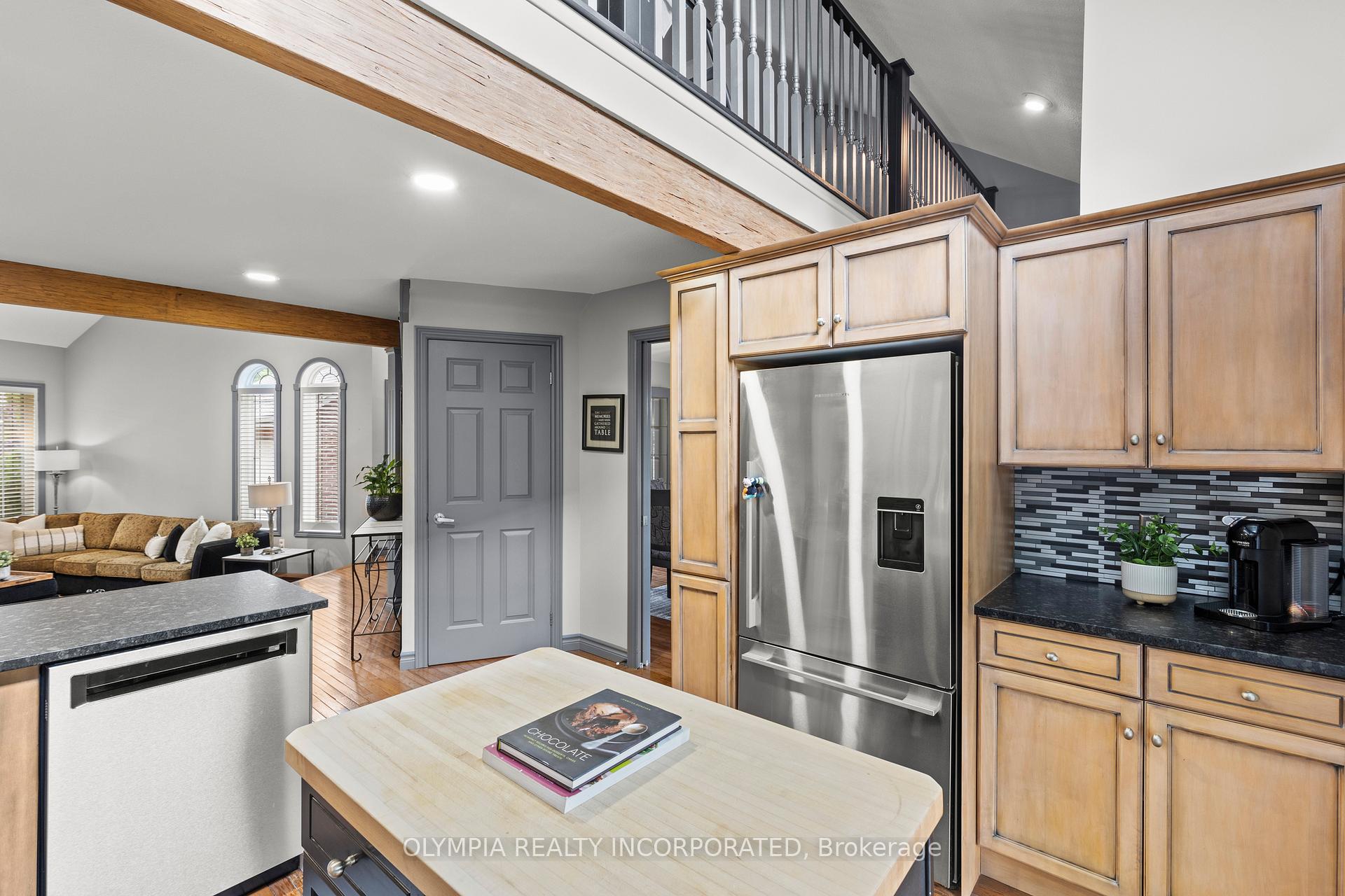 Photo 11 of 8198 Mount Olive Crescent, Niagara Falls, Mt. Carmel — HOMEH