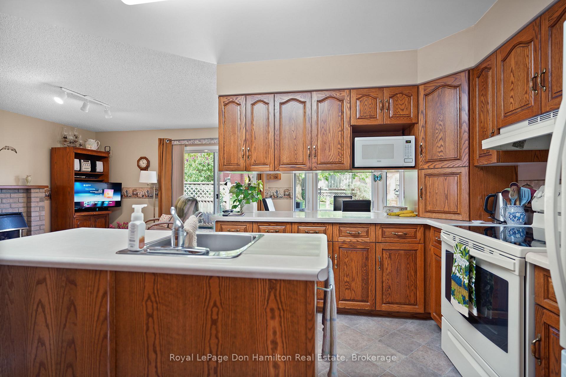 Photo 9 of 605 Maple Avenue N, North Perth, Listowel — HOMEH