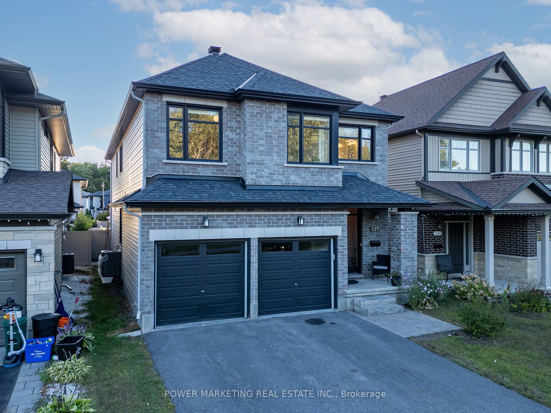 Photo 2 of 537 Compass Street, Ottawa, Mer Bleue/Bradley Estates/Anderson Park — HOMEH