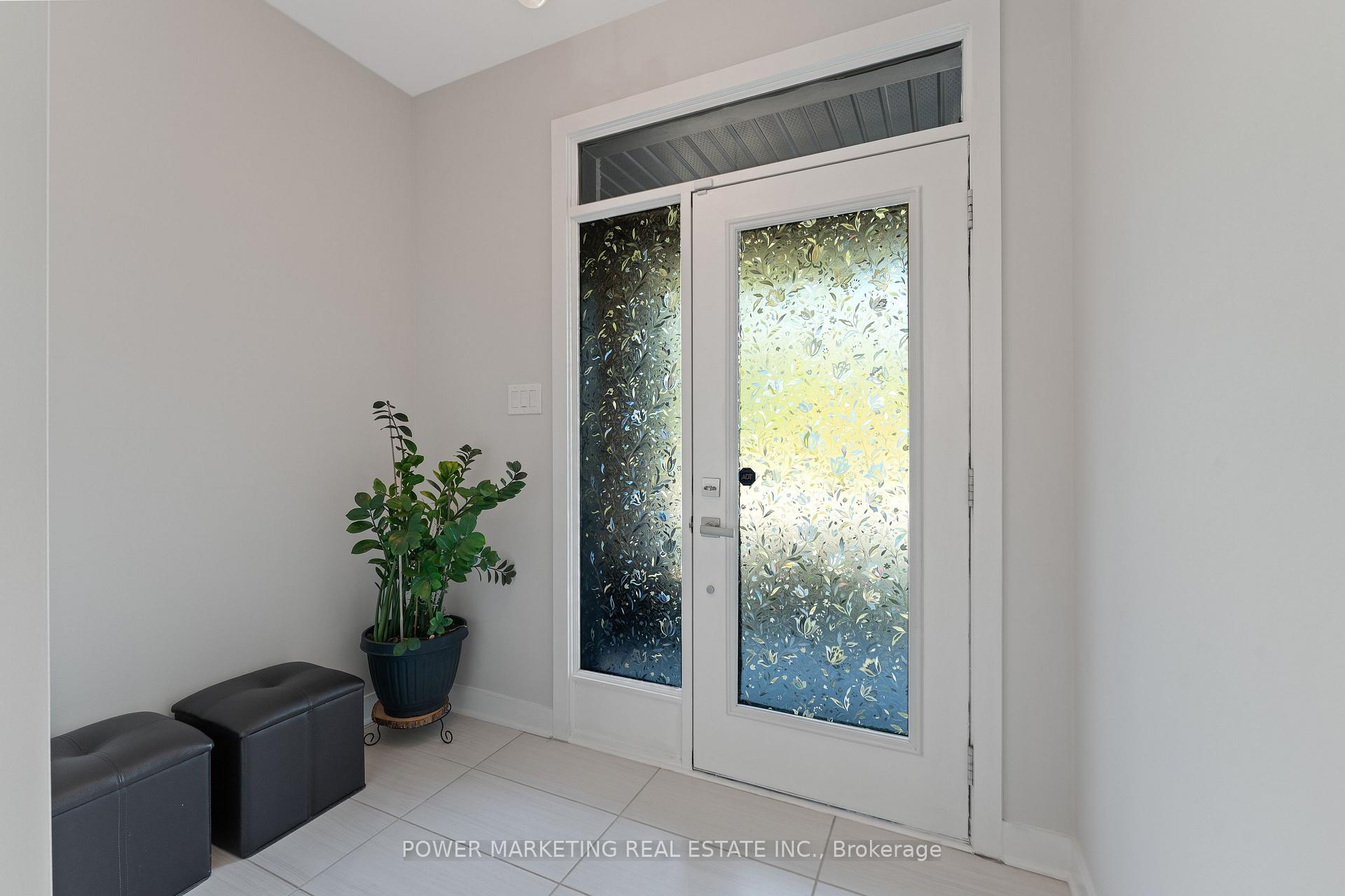 Photo 5 of 537 Compass Street, Ottawa, Mer Bleue/Bradley Estates/Anderson Park — HOMEH