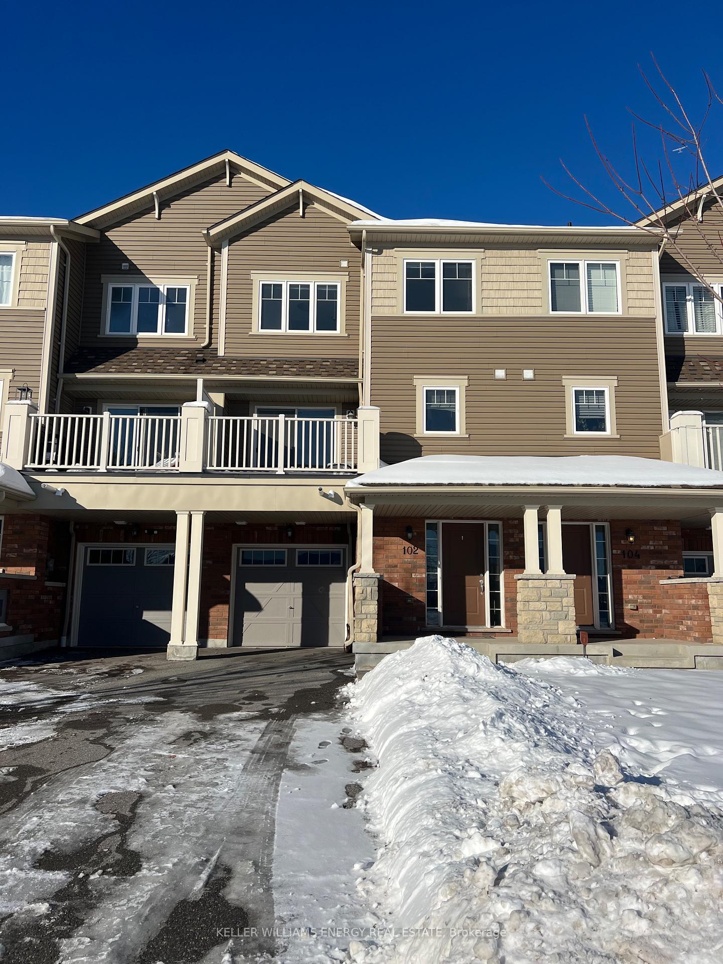 Photo 2 of 102 Tabaret Crescent, Oshawa, Windfields — HOMEH