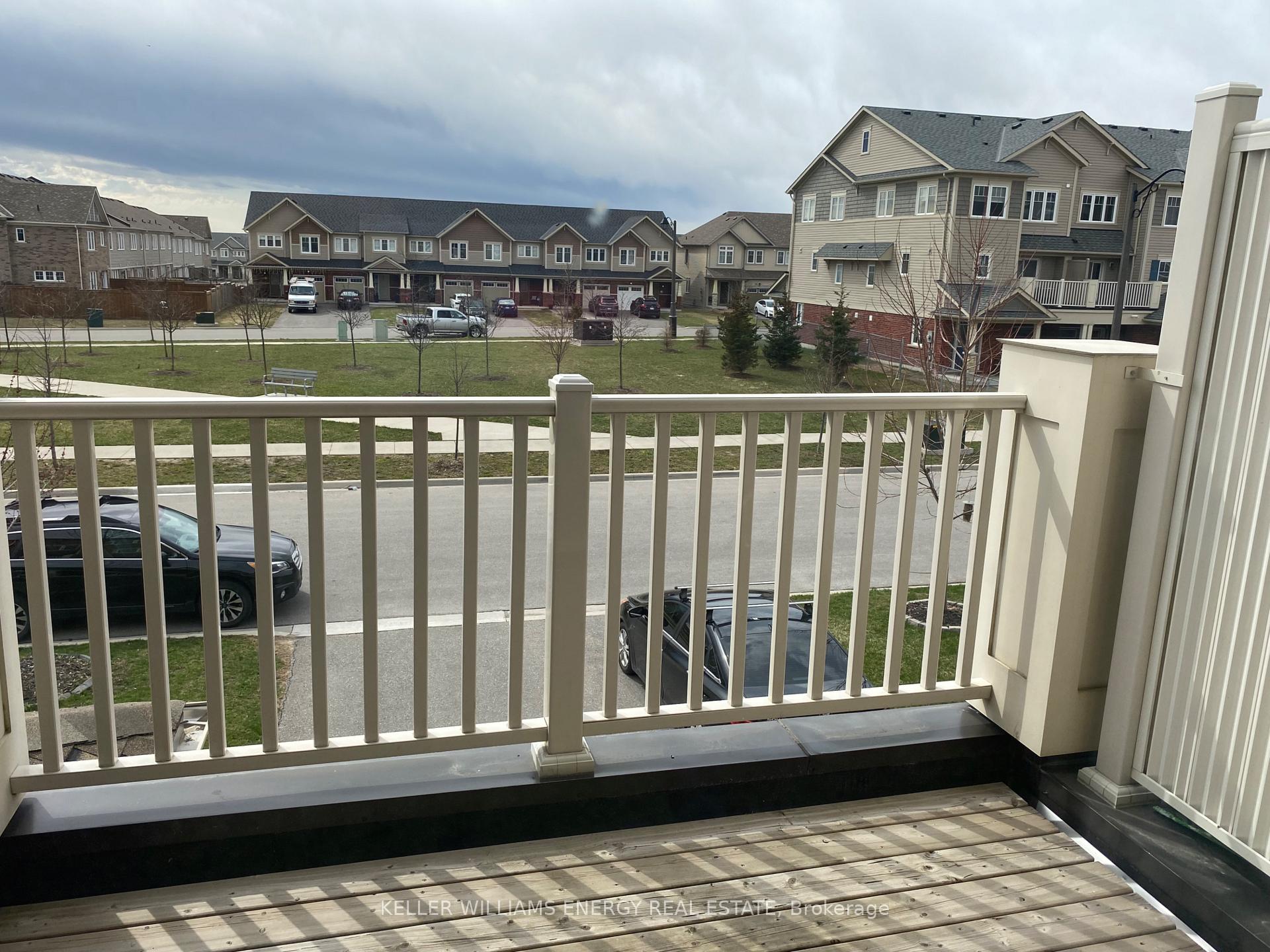 Photo 3 of 102 Tabaret Crescent, Oshawa, Windfields — HOMEH
