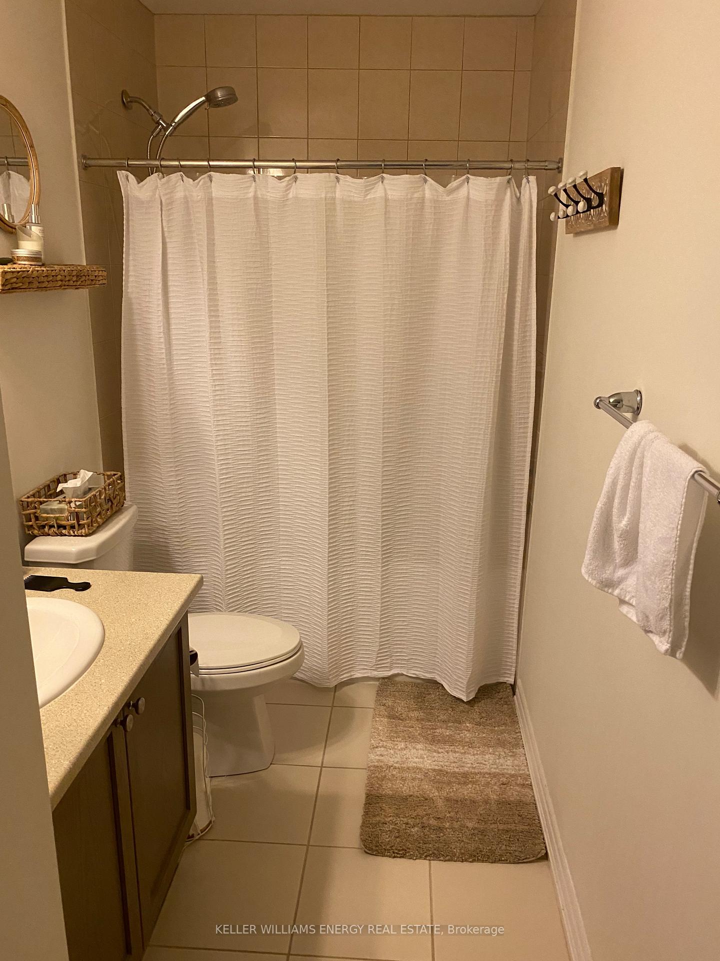Photo 6 of 102 Tabaret Crescent, Oshawa, Windfields — HOMEH
