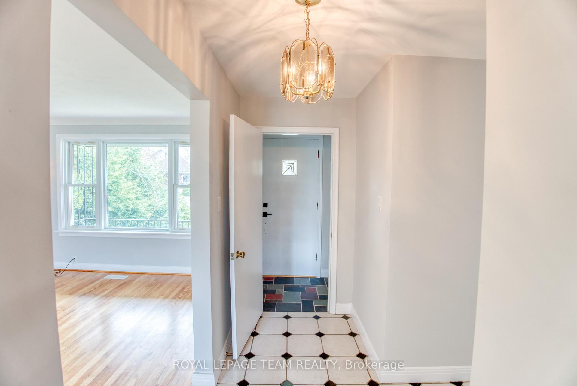 Photo 3 of 53 Drouin Avenue, Ottawa, Overbrook — HOMEH