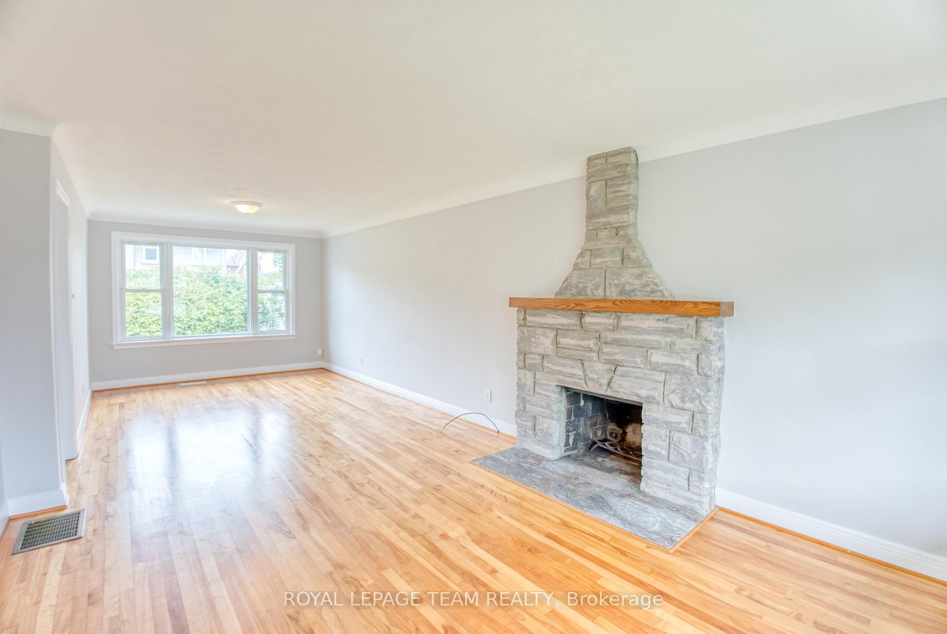 Photo 5 of 53 Drouin Avenue, Ottawa, Overbrook — HOMEH