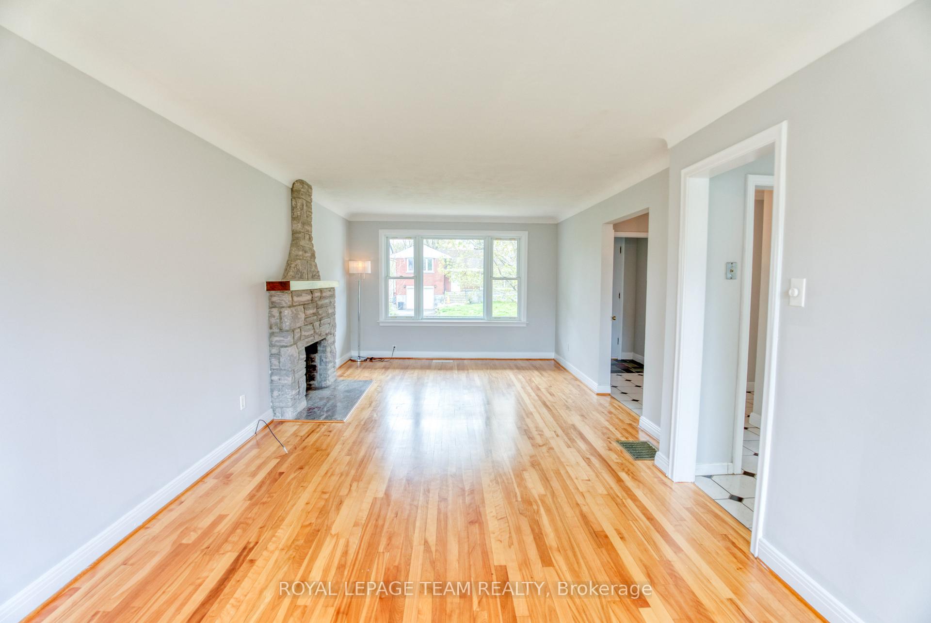 Photo 8 of 53 Drouin Avenue, Ottawa, Overbrook — HOMEH