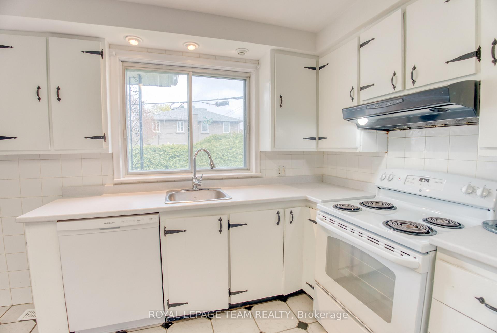 Photo 10 of 53 Drouin Avenue, Ottawa, Overbrook — HOMEH
