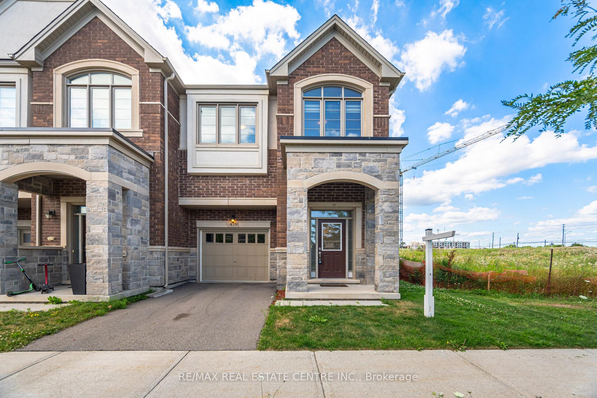 Photo 5 of 479 Izumi Gate, Milton, Ford — HOMEH