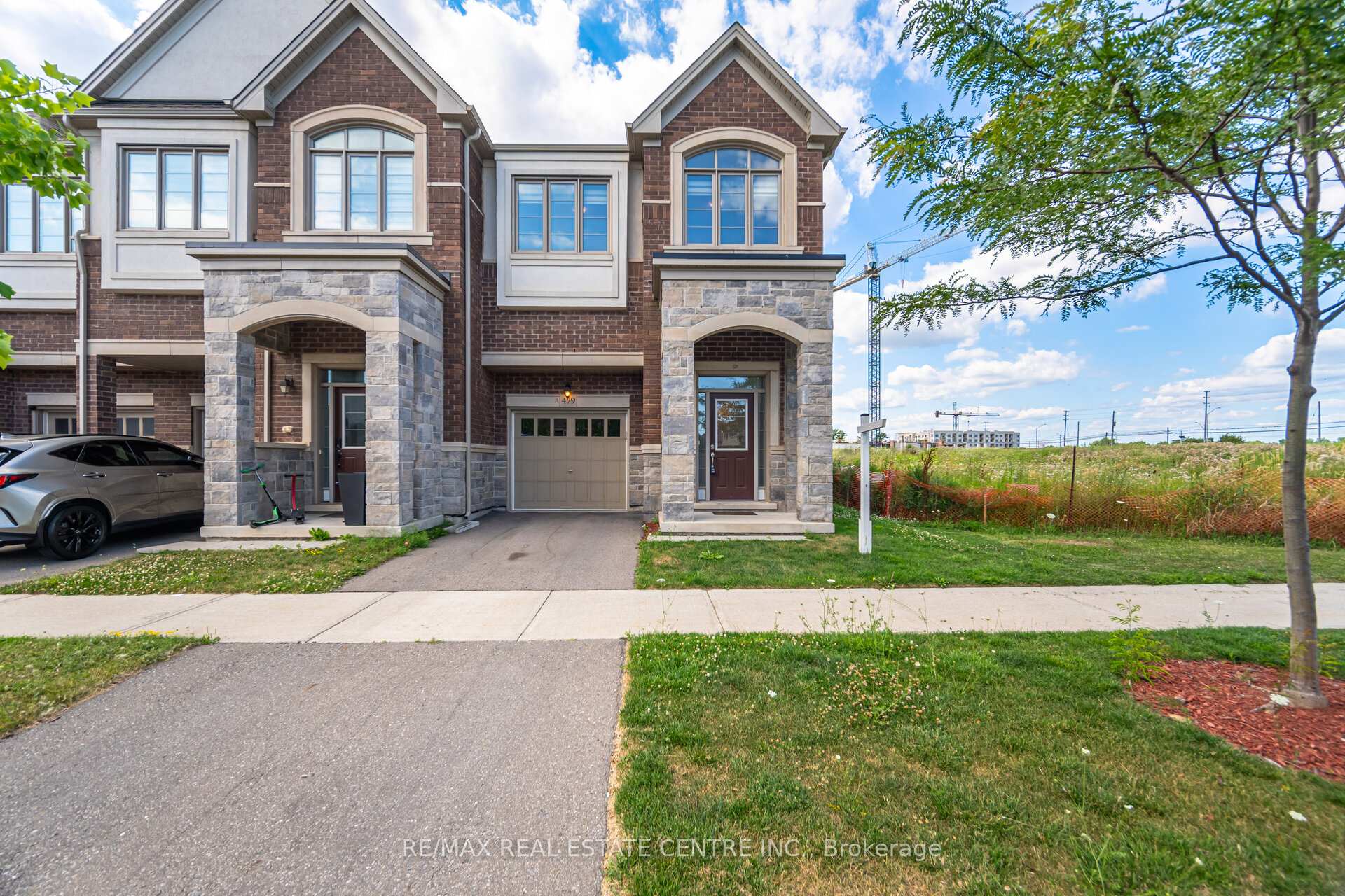 Photo 14 of 479 Izumi Gate, Milton, Ford — HOMEH