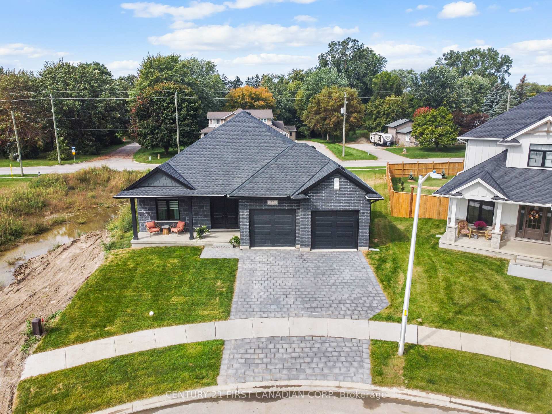 Photo 14 of 27 Spruce Crescent, North Middlesex, Parkhill — HOMEH