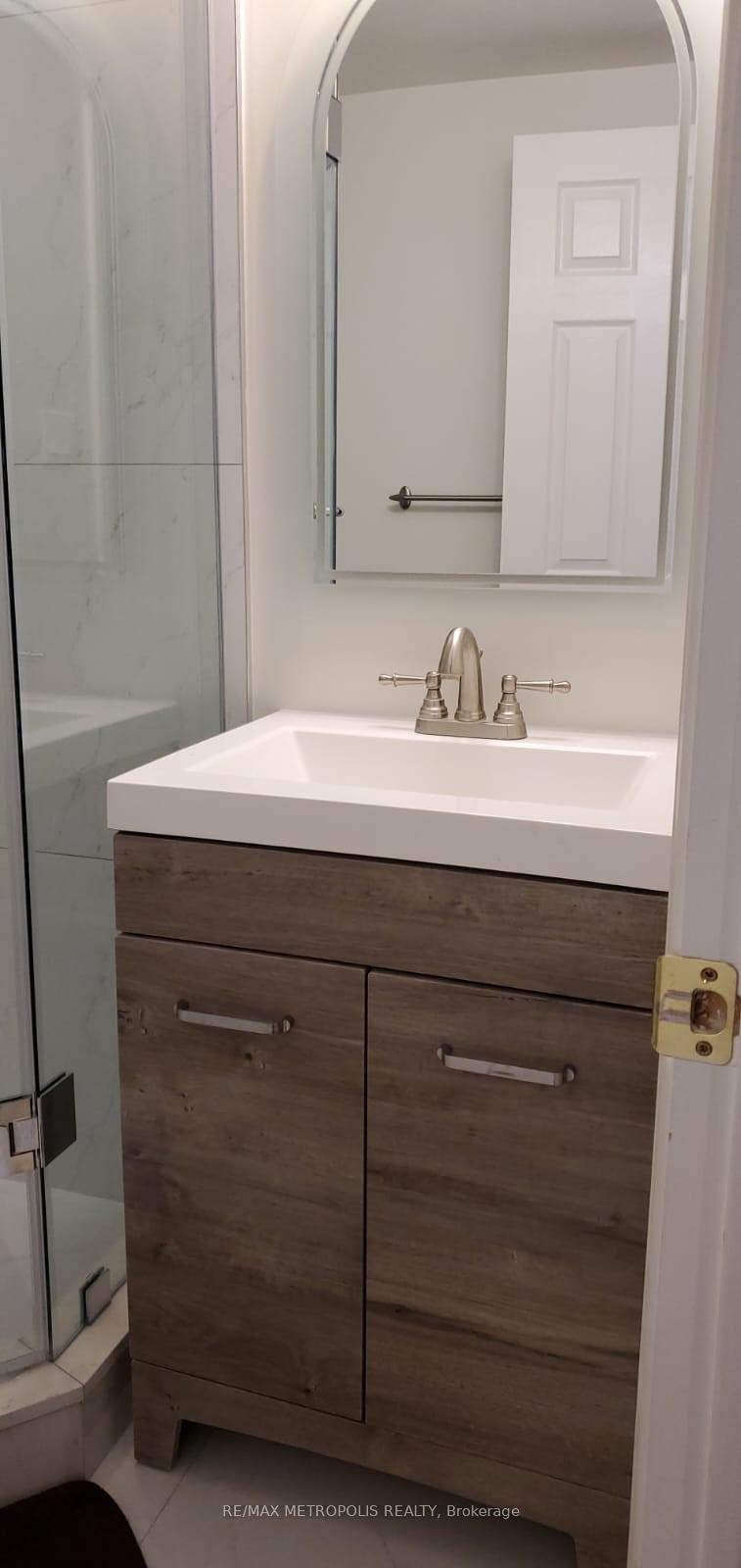 Photo 3 of Unit Bsmt, 101 Golden Tulip Crescent, Markham, Cachet — HOMEH