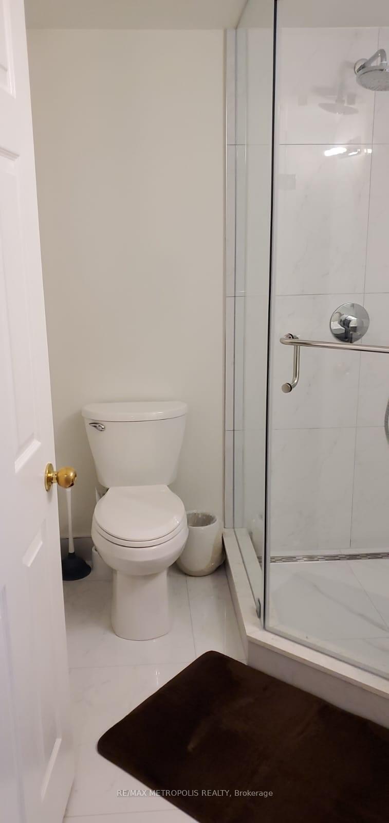 Photo 4 of Unit Bsmt, 101 Golden Tulip Crescent, Markham, Cachet — HOMEH
