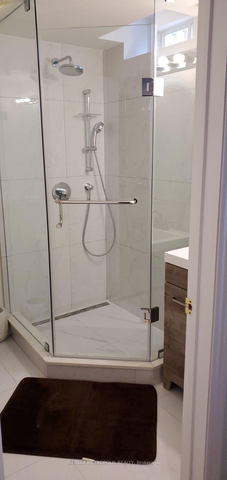 Photo 5 of Unit Bsmt, 101 Golden Tulip Crescent, Markham, Cachet — HOMEH