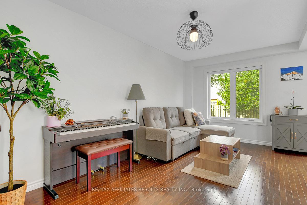 Photo 6 of 1626 Tache Way, Ottawa, Fallingbrook/Pineridge — HOMEH