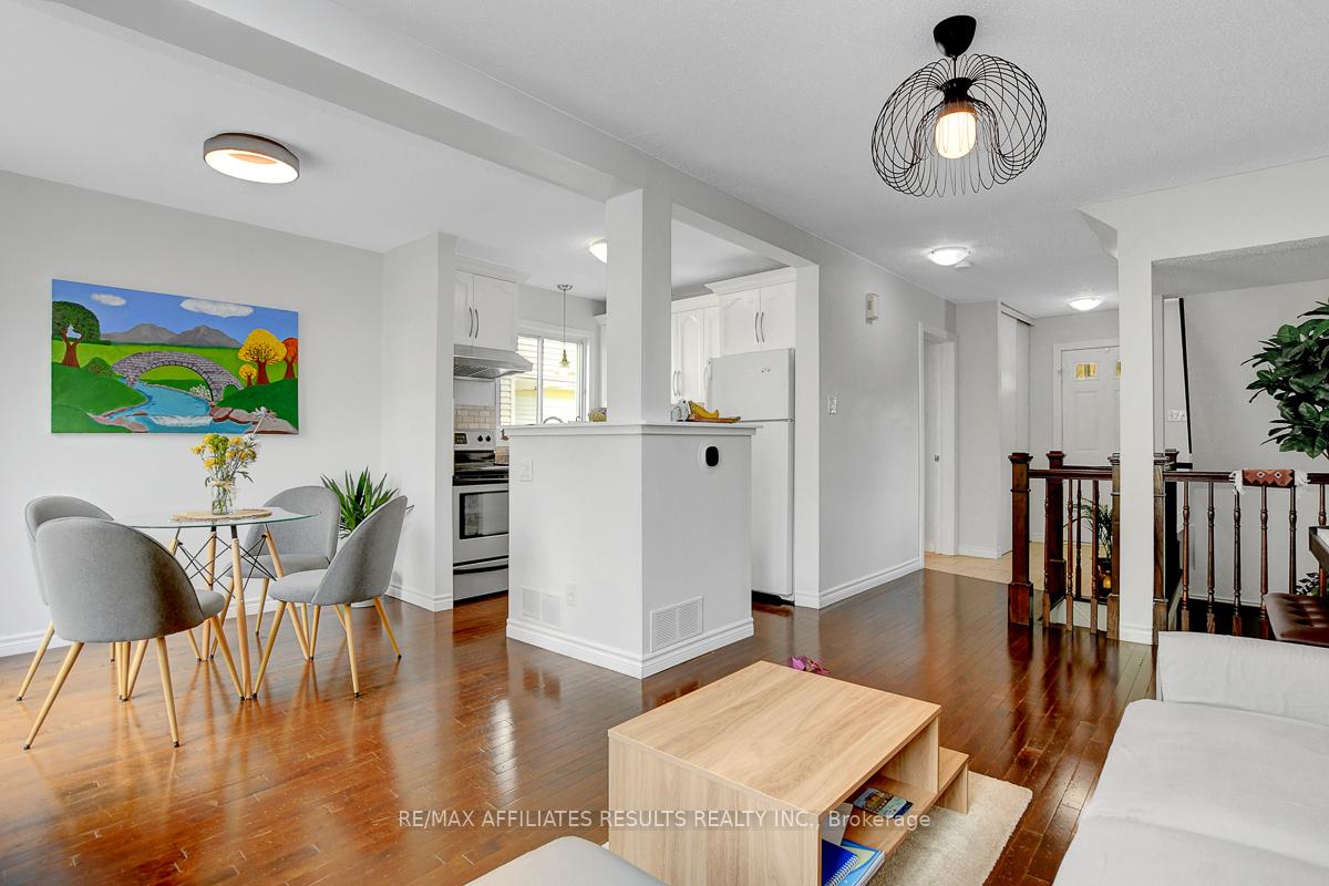 Photo 8 of 1626 Tache Way, Ottawa, Fallingbrook/Pineridge — HOMEH