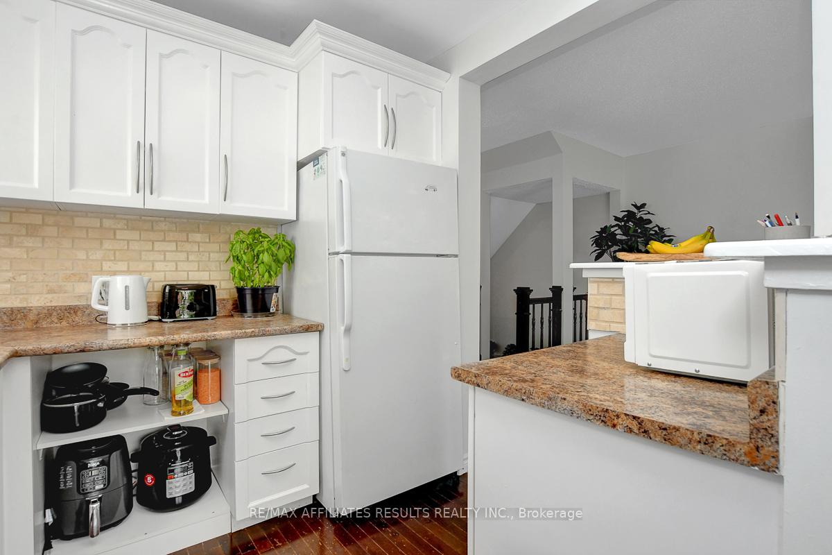 Photo 10 of 1626 Tache Way, Ottawa, Fallingbrook/Pineridge — HOMEH