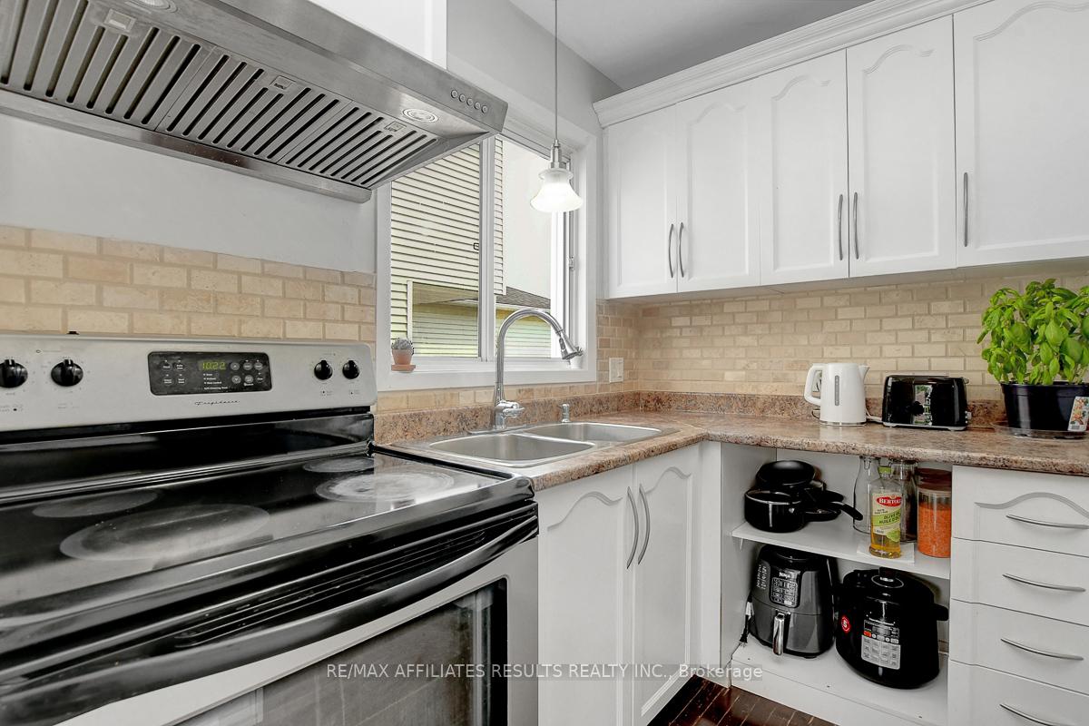 Photo 11 of 1626 Tache Way, Ottawa, Fallingbrook/Pineridge — HOMEH