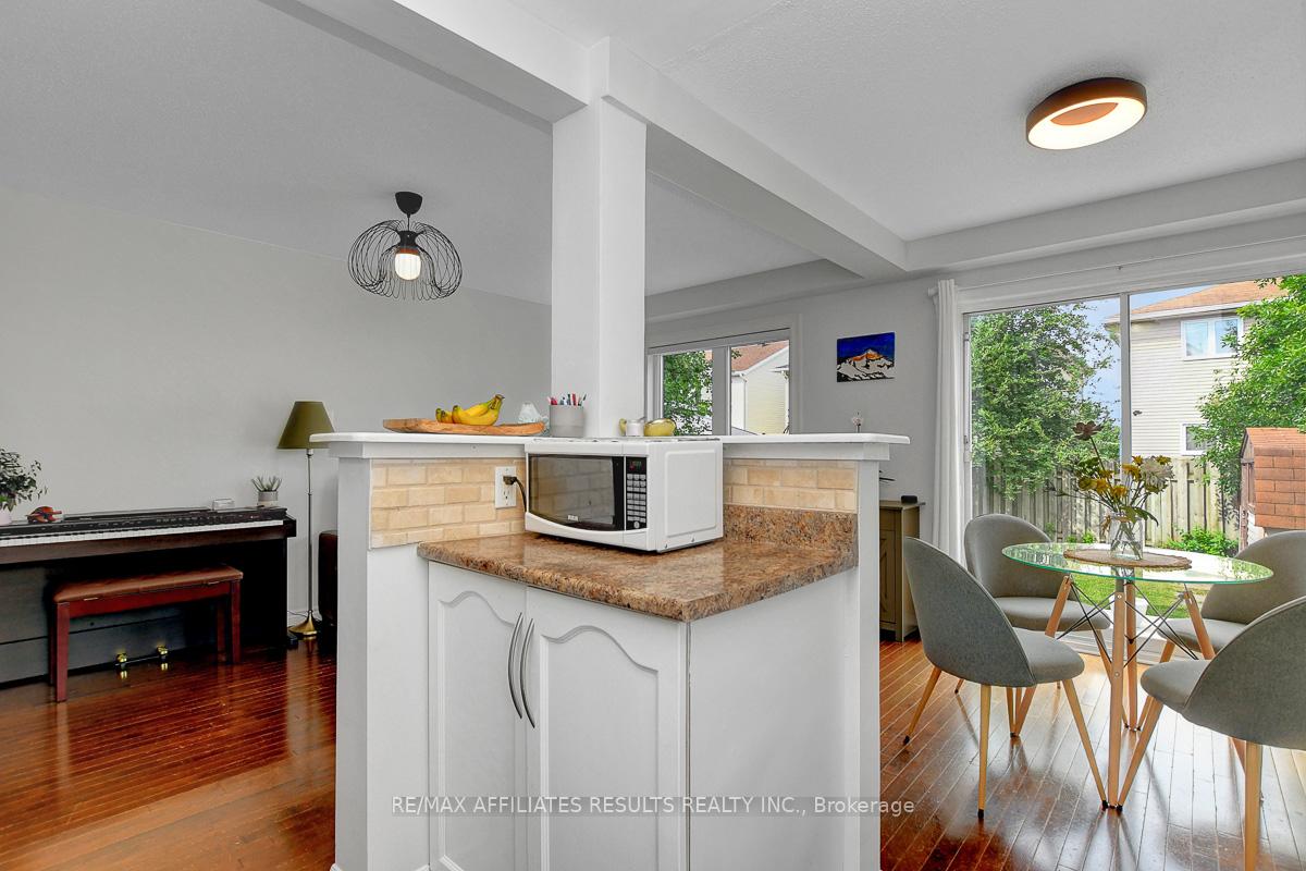 Photo 13 of 1626 Tache Way, Ottawa, Fallingbrook/Pineridge — HOMEH