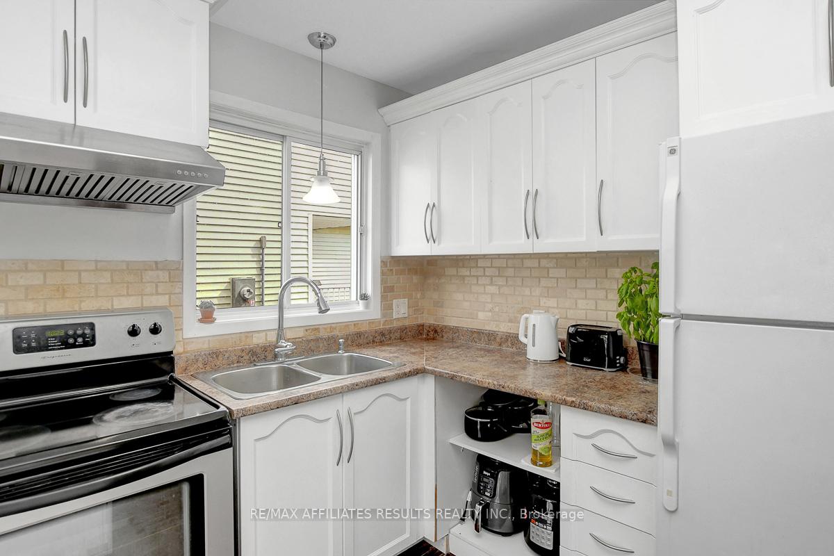 Photo 14 of 1626 Tache Way, Ottawa, Fallingbrook/Pineridge — HOMEH