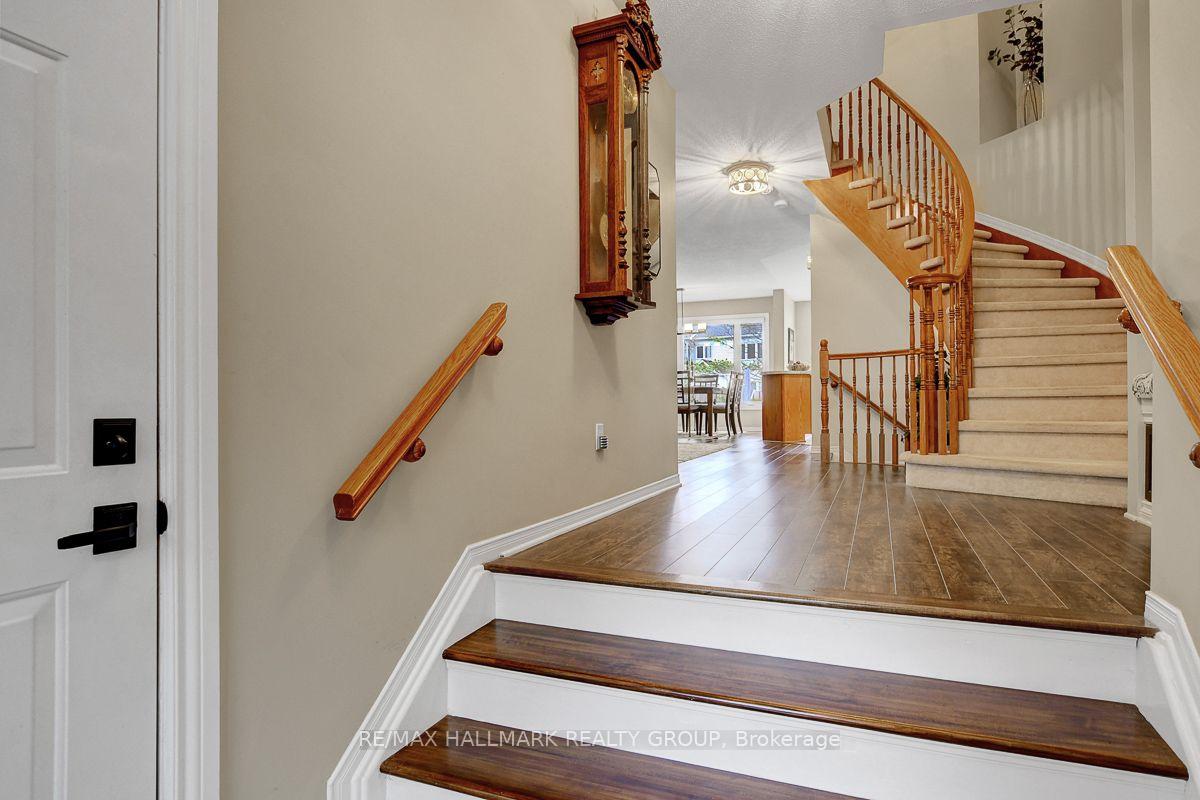 Photo 3 of 230 Greenridge Street, Ottawa, Chapel Hill — HOMEH