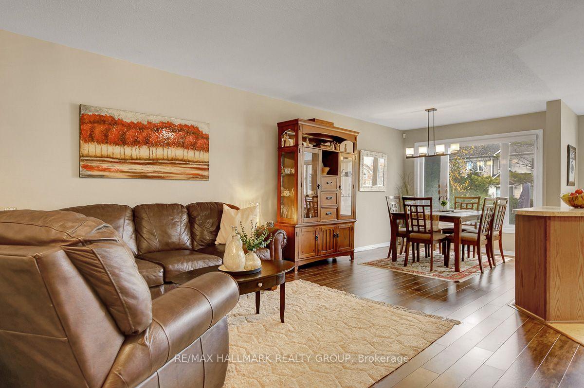 Photo 5 of 230 Greenridge Street, Ottawa, Chapel Hill — HOMEH