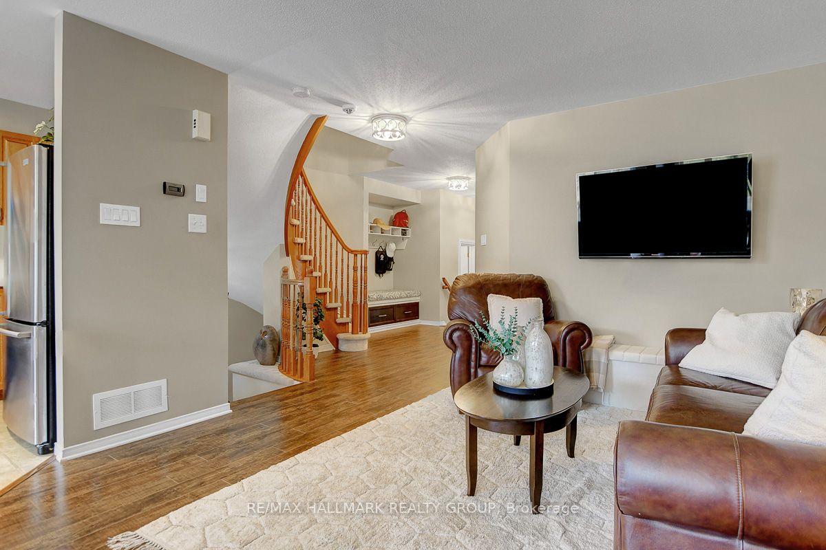 Photo 7 of 230 Greenridge Street, Ottawa, Chapel Hill — HOMEH