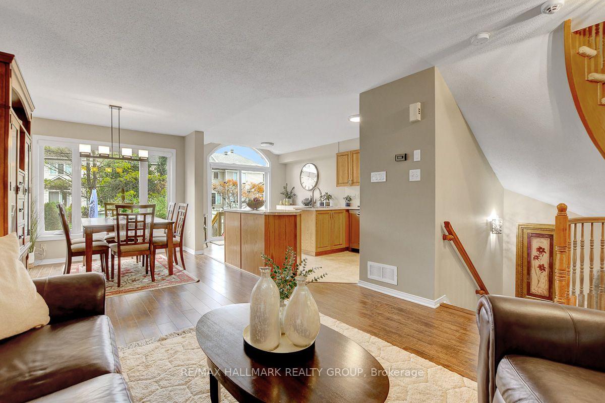 Photo 8 of 230 Greenridge Street, Ottawa, Chapel Hill — HOMEH