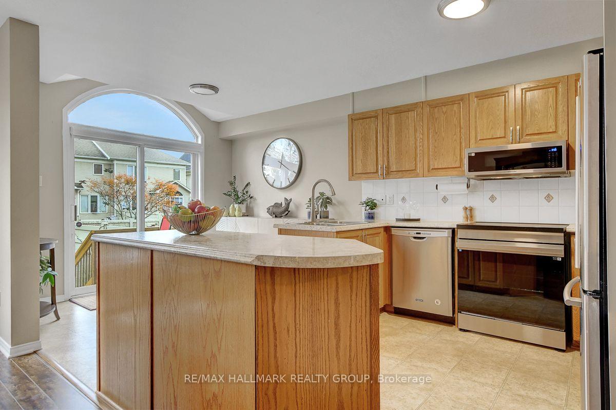 Photo 15 of 230 Greenridge Street, Ottawa, Chapel Hill — HOMEH