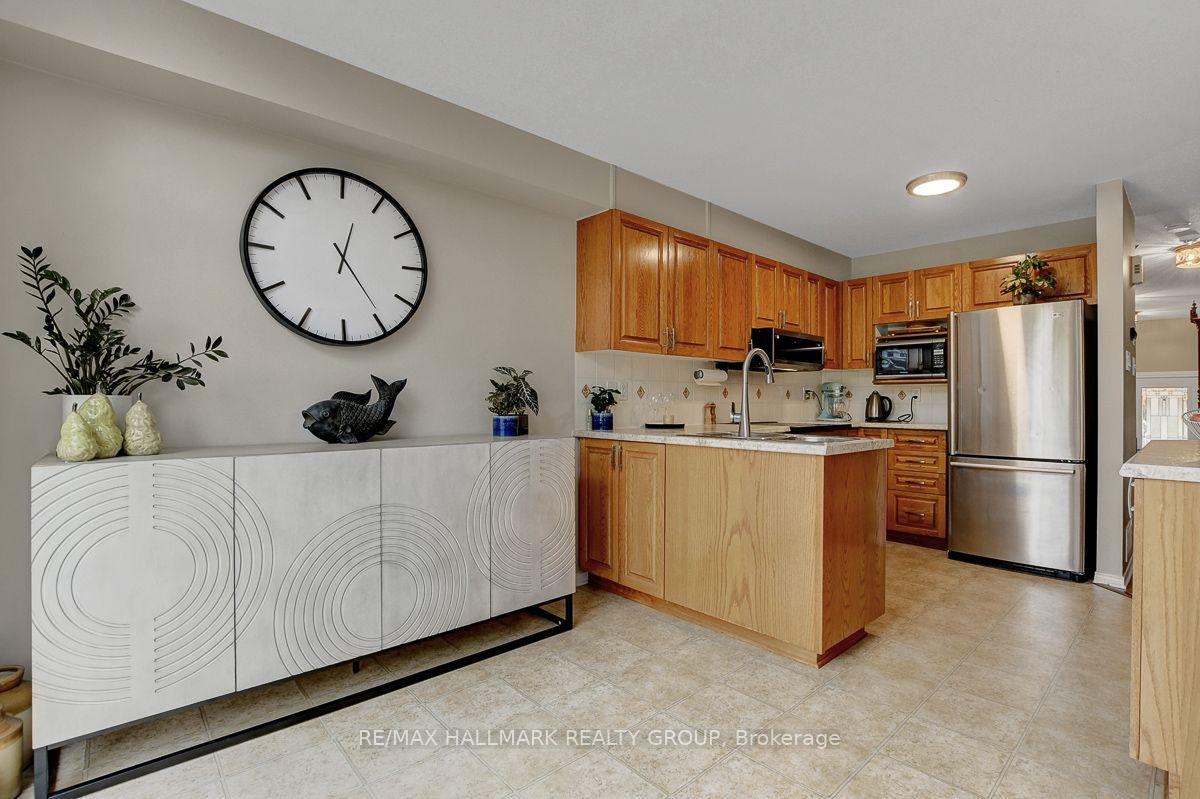 Photo 16 of 230 Greenridge Street, Ottawa, Chapel Hill — HOMEH