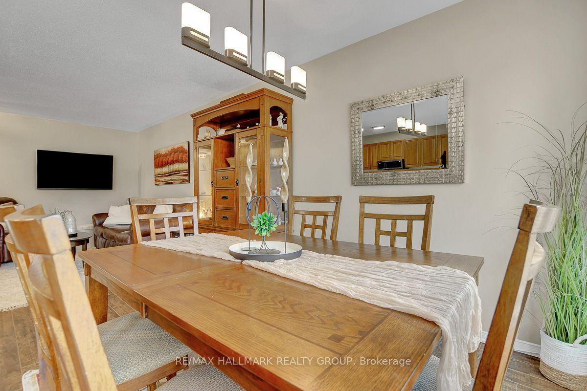 Photo 17 of 230 Greenridge Street, Ottawa, Chapel Hill — HOMEH