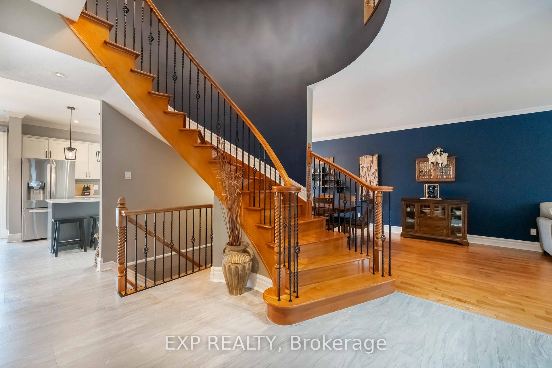 Photo 3 of 2095 Avebury Drive, Ottawa, Avalon East — HOMEH