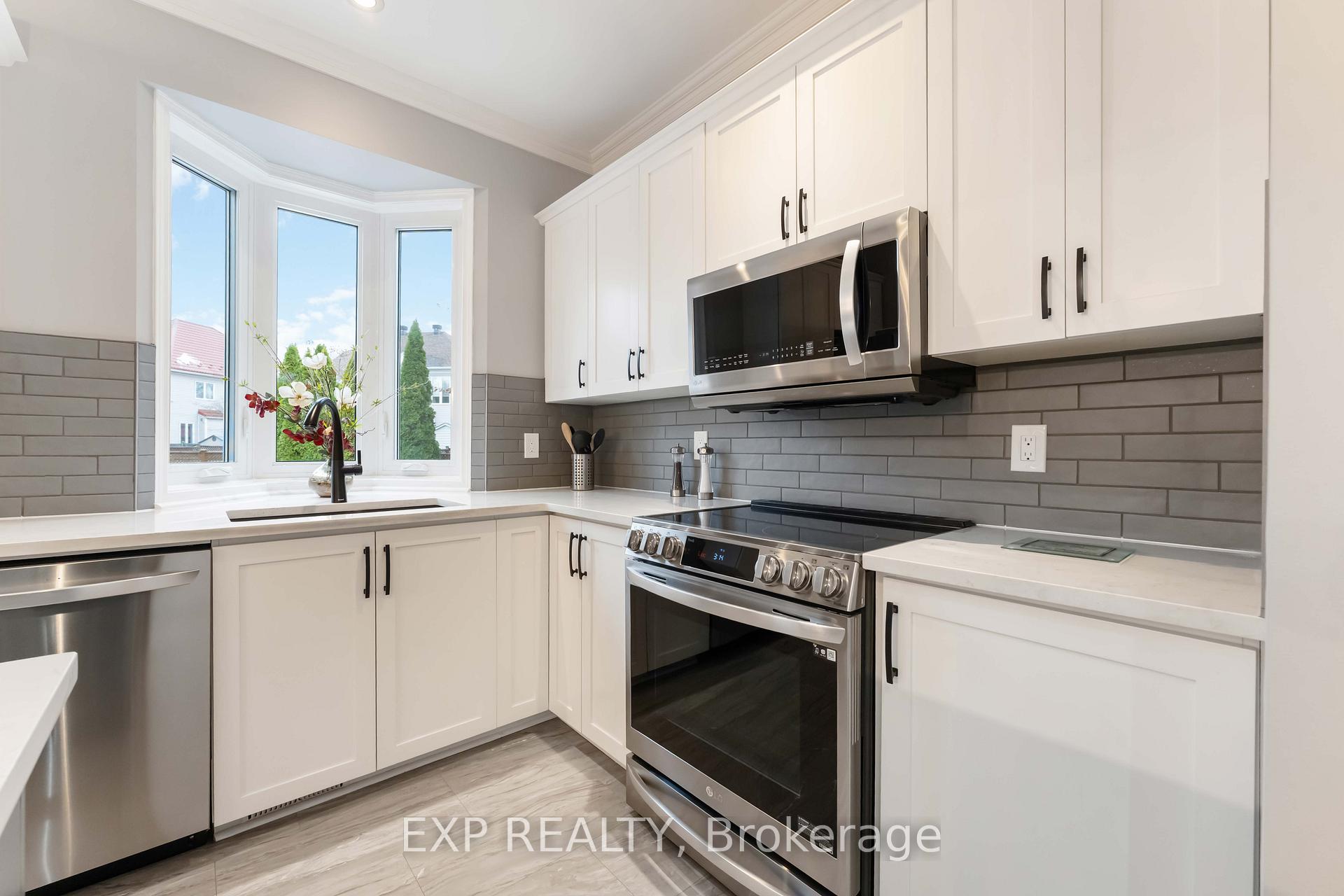 Photo 11 of 2095 Avebury Drive, Ottawa, Avalon East — HOMEH